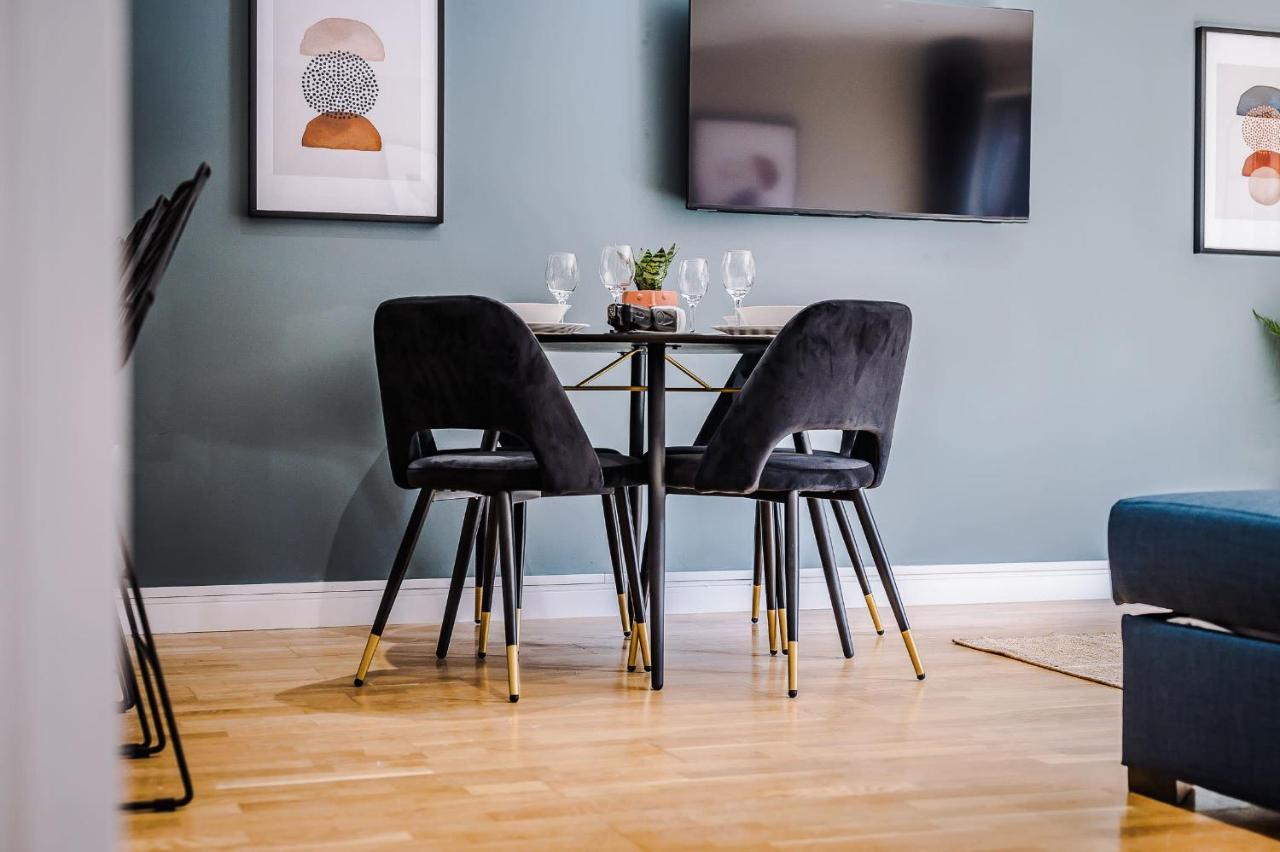Host & - Duke Street Abode